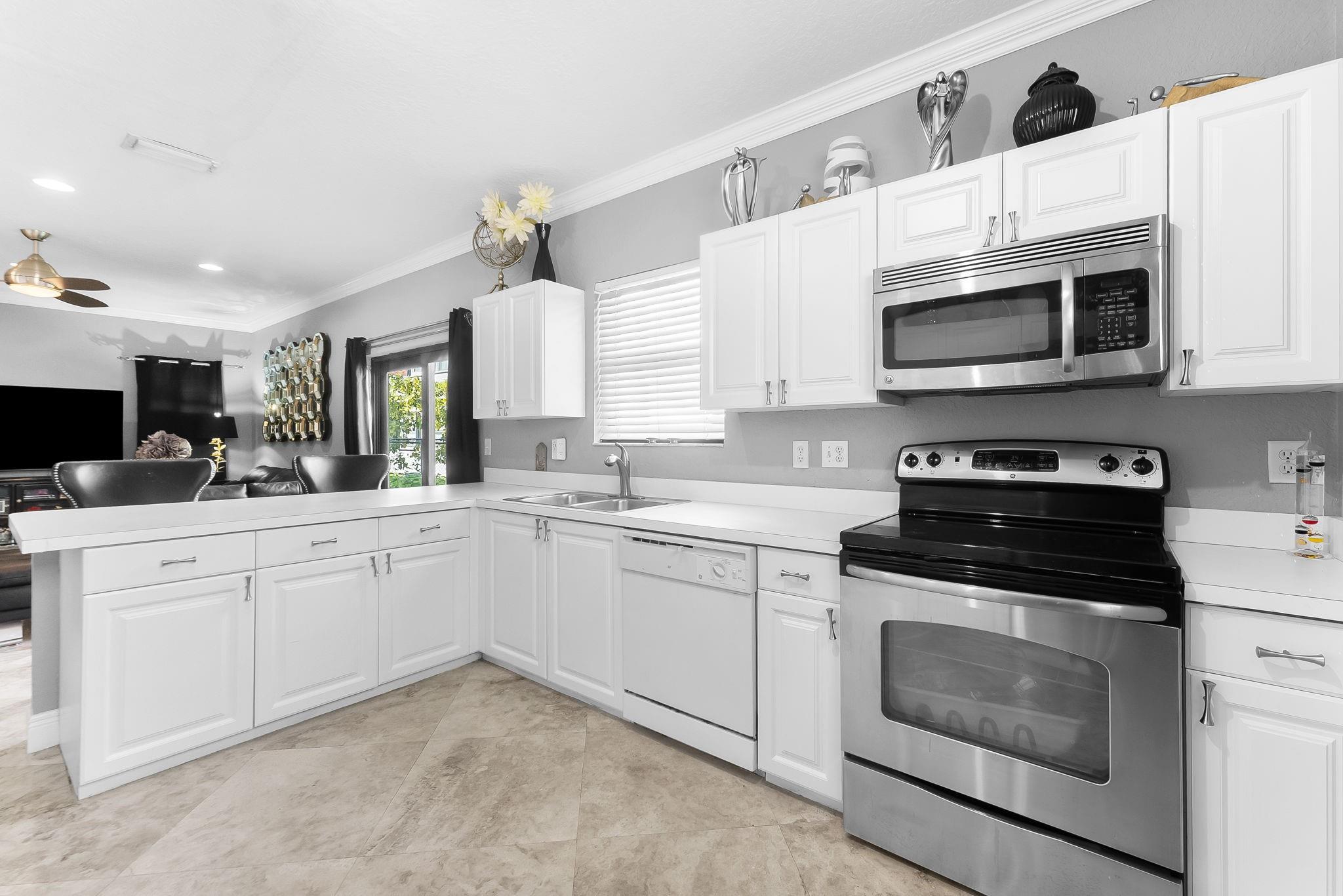 COUNTRY CLUB VILLAGE - Residential