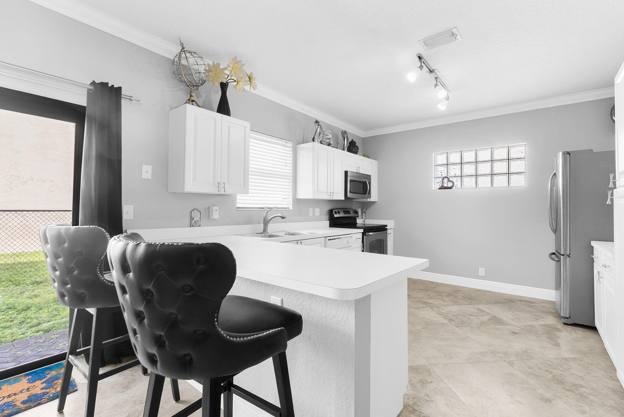 COUNTRY CLUB VILLAGE - Residential