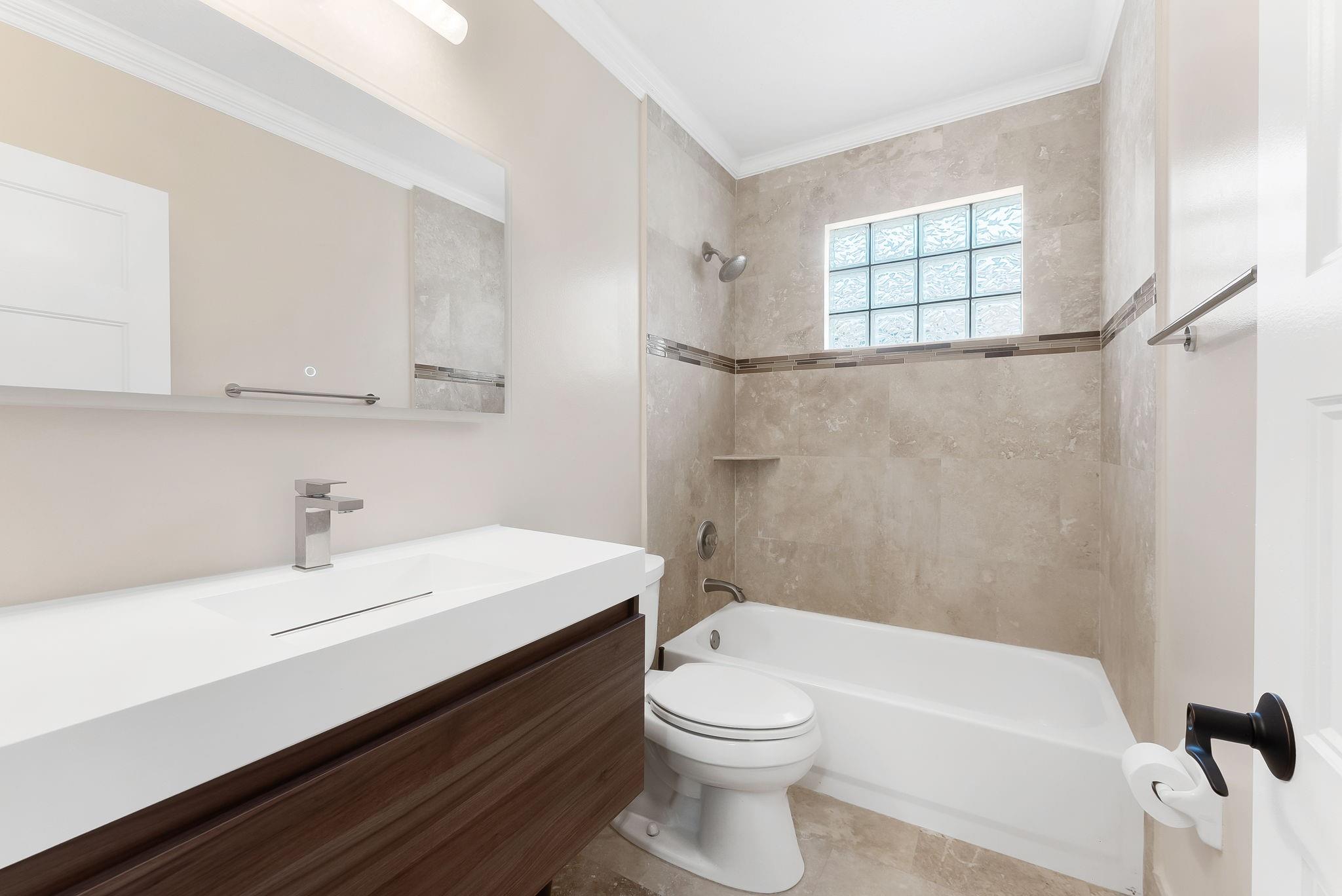 COUNTRY CLUB VILLAGE - Residential