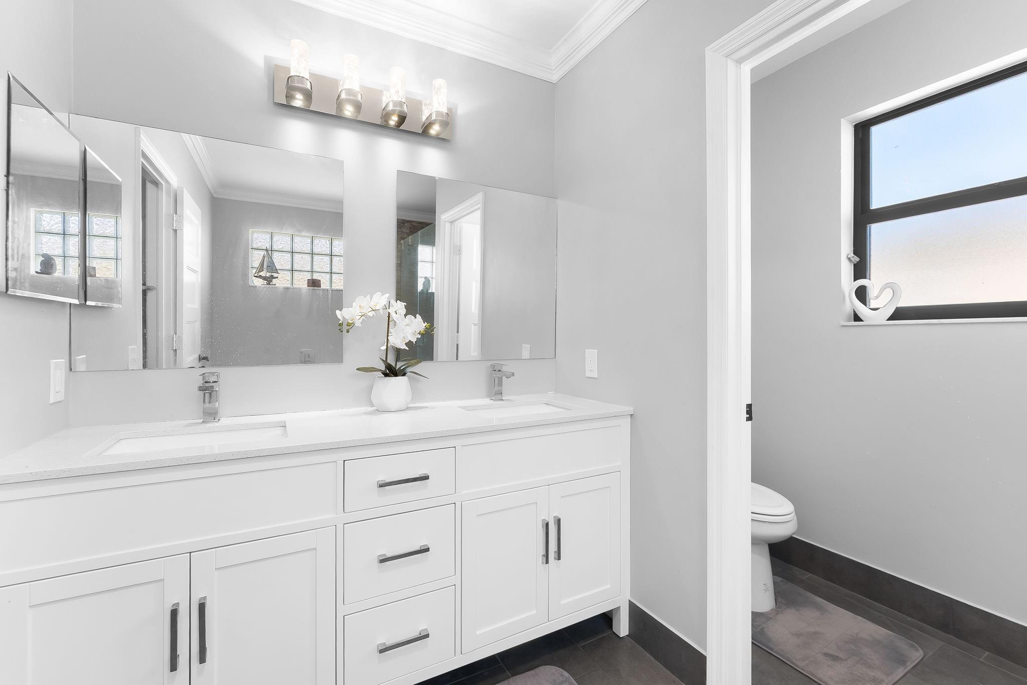 COUNTRY CLUB VILLAGE - Residential