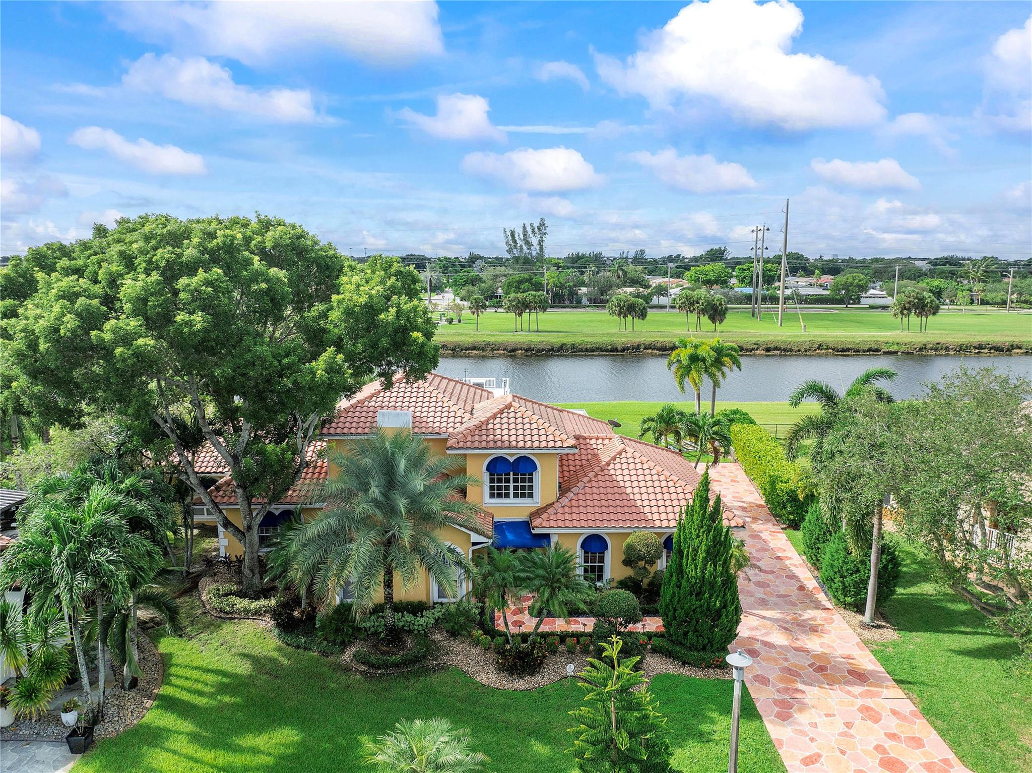 133 SW 121st Way