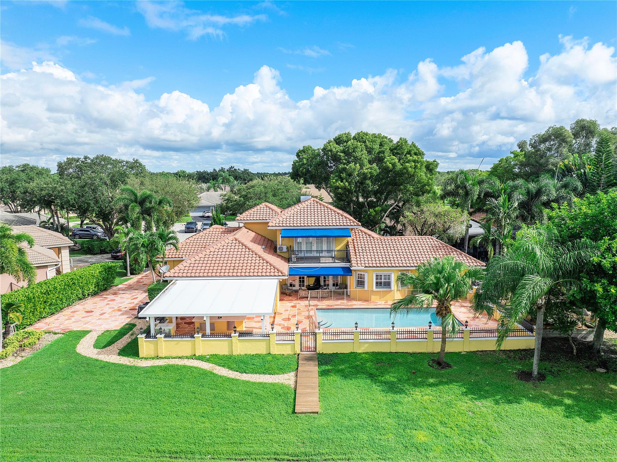 133 SW 121st Way