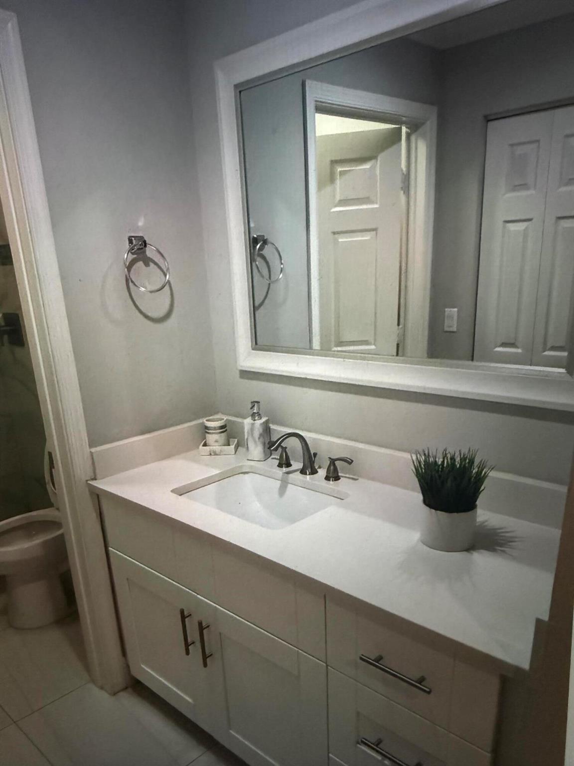 SHORES AT WELLINGTON II C - Residential Lease