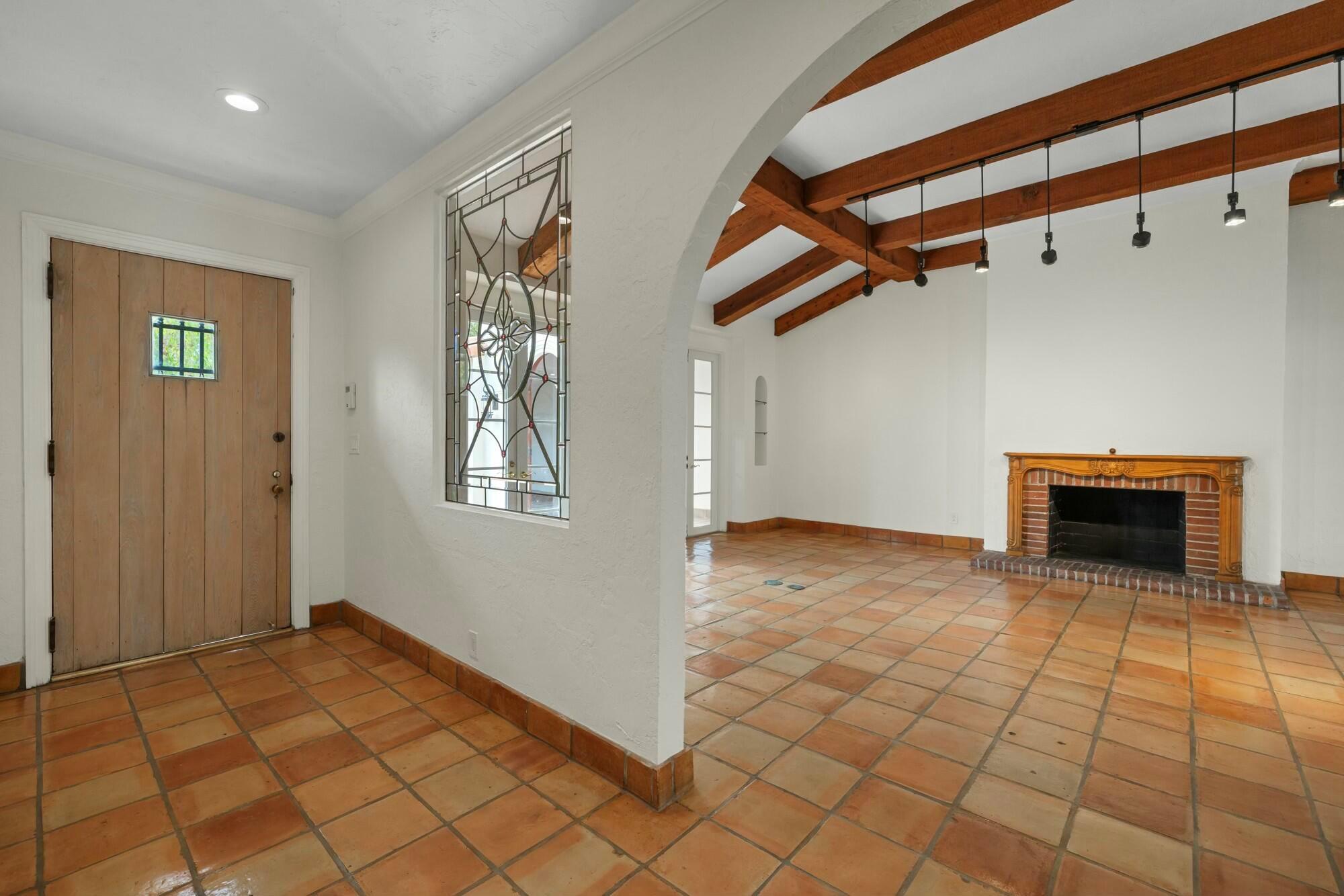 VIA LELA OF WORTH AVE CON - Residential Lease