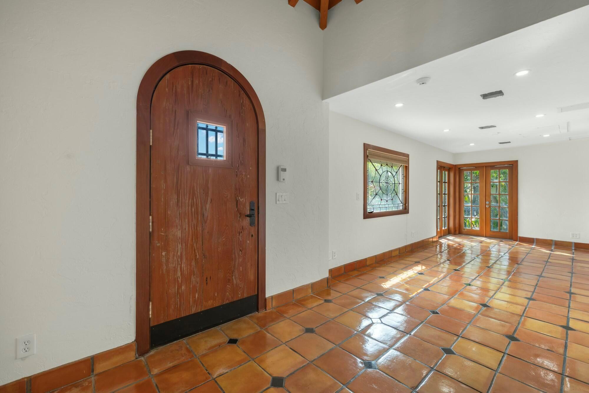 VIA LELA OF WORTH AVE CON - Residential Lease