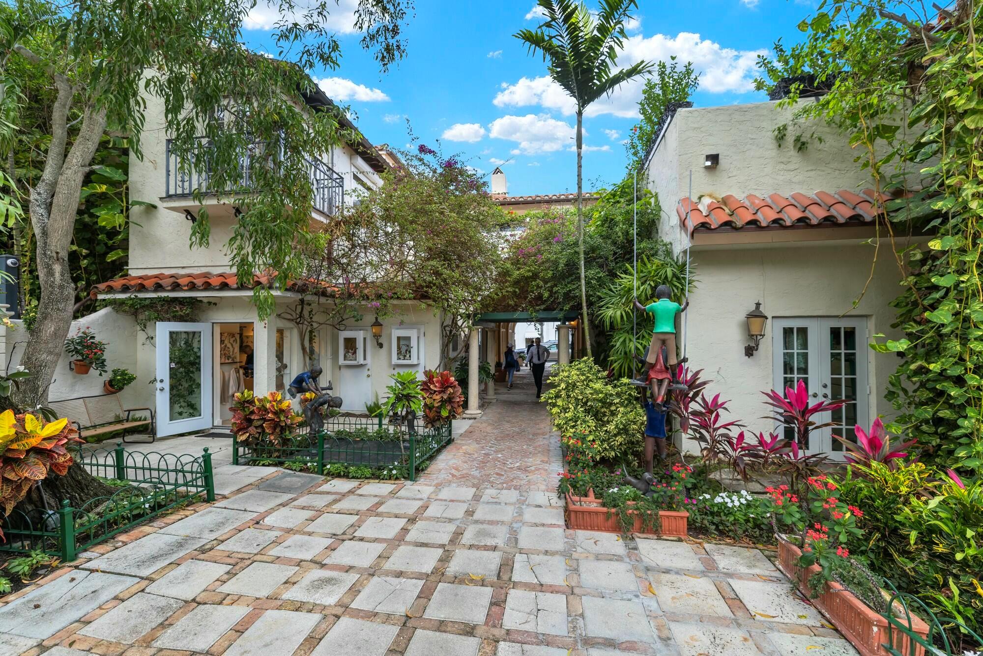 VIA LELA OF WORTH AVE CON - Residential Lease