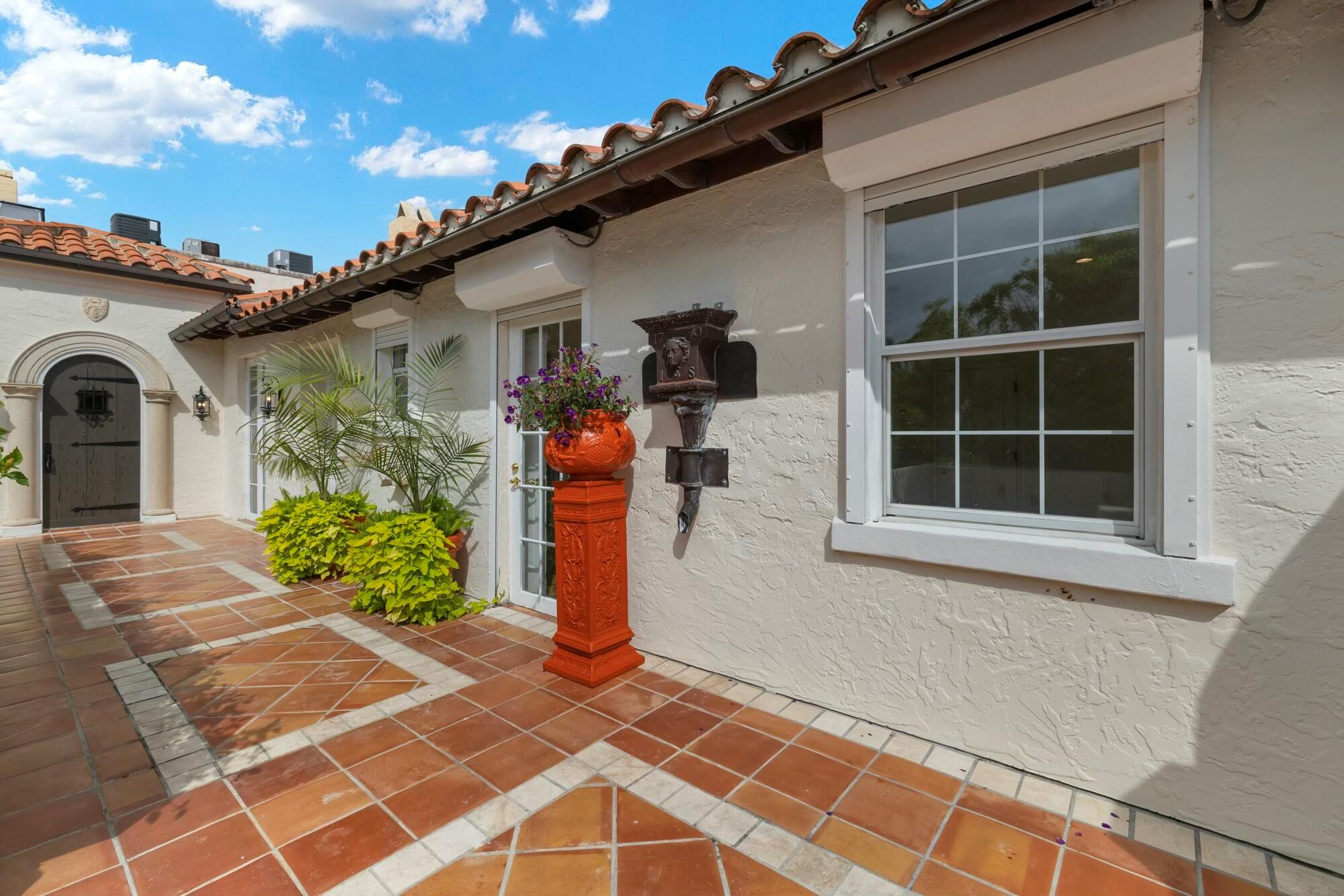 VIA LELA OF WORTH AVE CON - Residential Lease