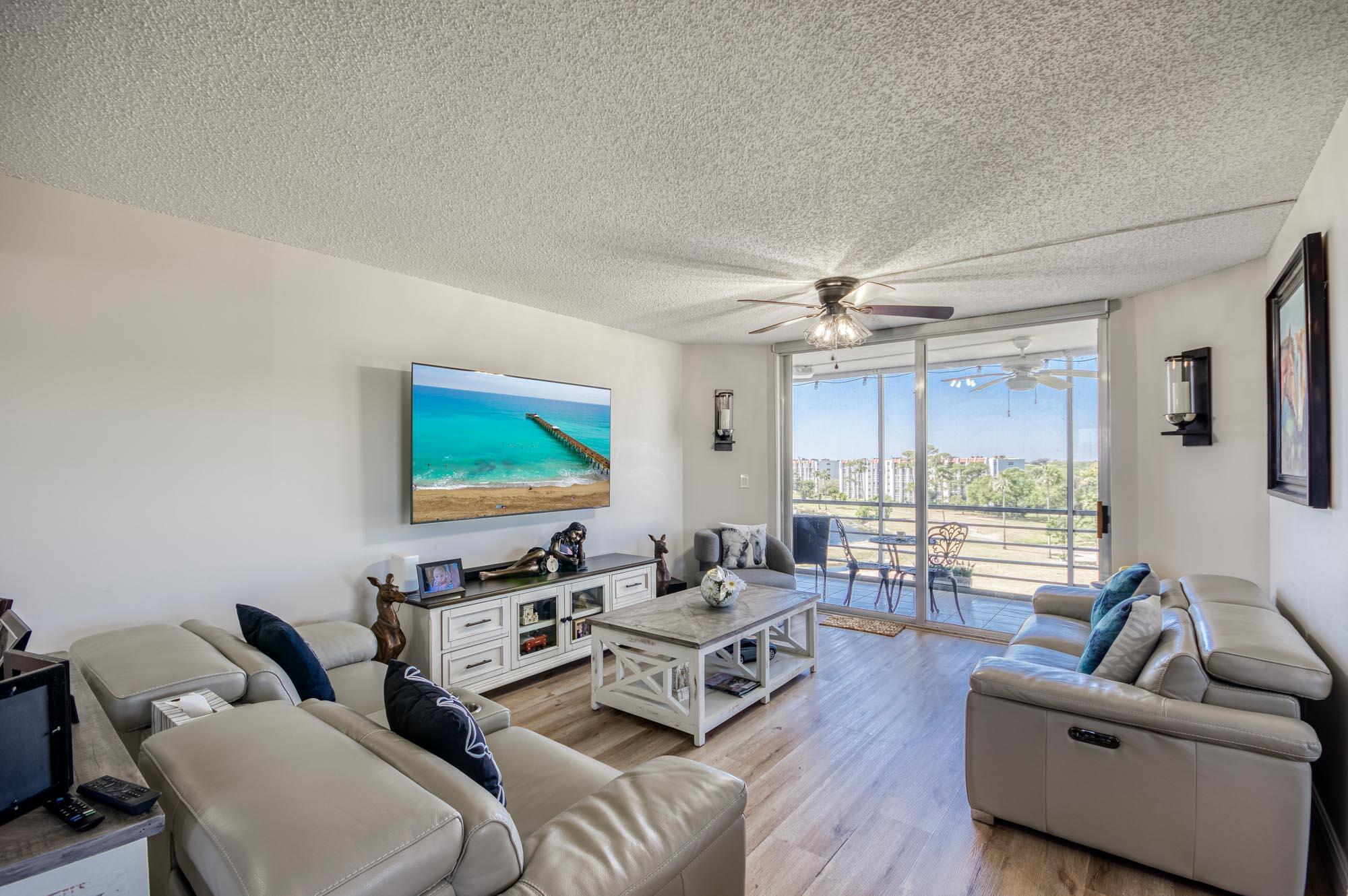 3465 Via Poinciana 606