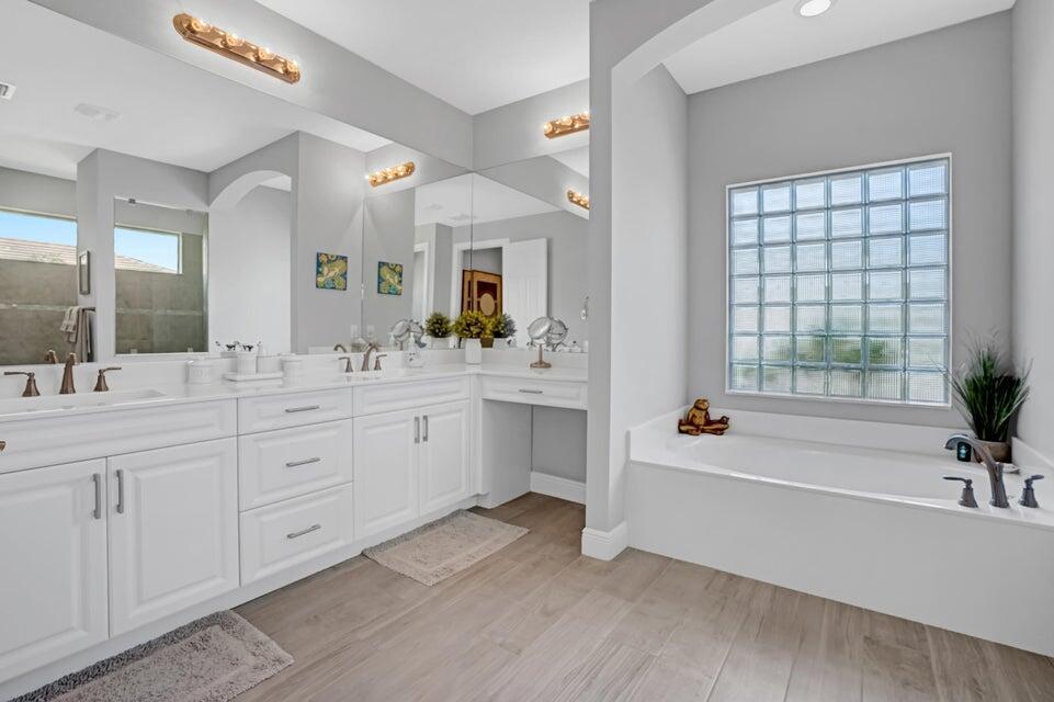 MONTE CARLO COUNTRY CLUB - Residential