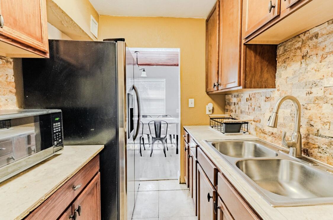 B AND G HOMES - Residential Income