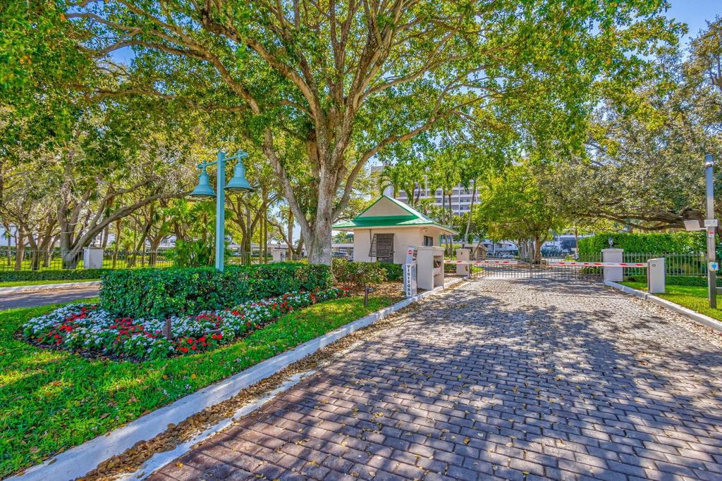 Photo of 356 Golfview Road #609, North Palm Beach, FL 33408 (MLS # R11118656)