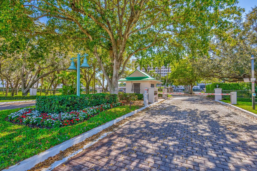 Photo of 356 Golfview Road #609, North Palm Beach, FL 33408 (MLS # R11118656)