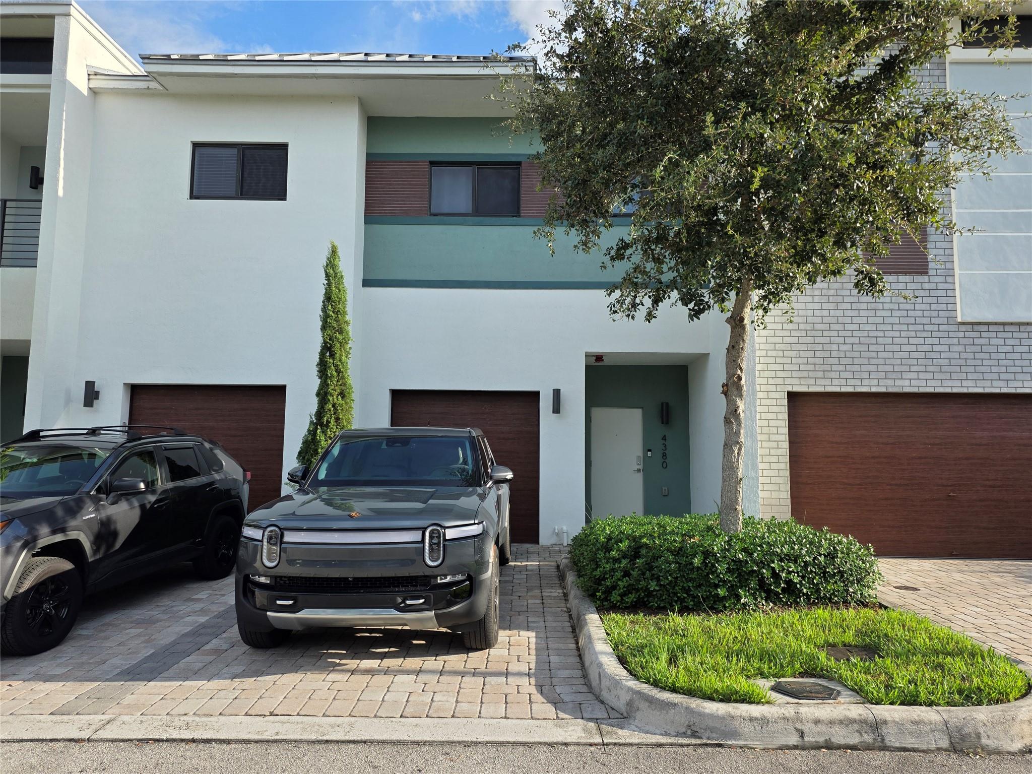 Plantation Bus Park - Residential Lease