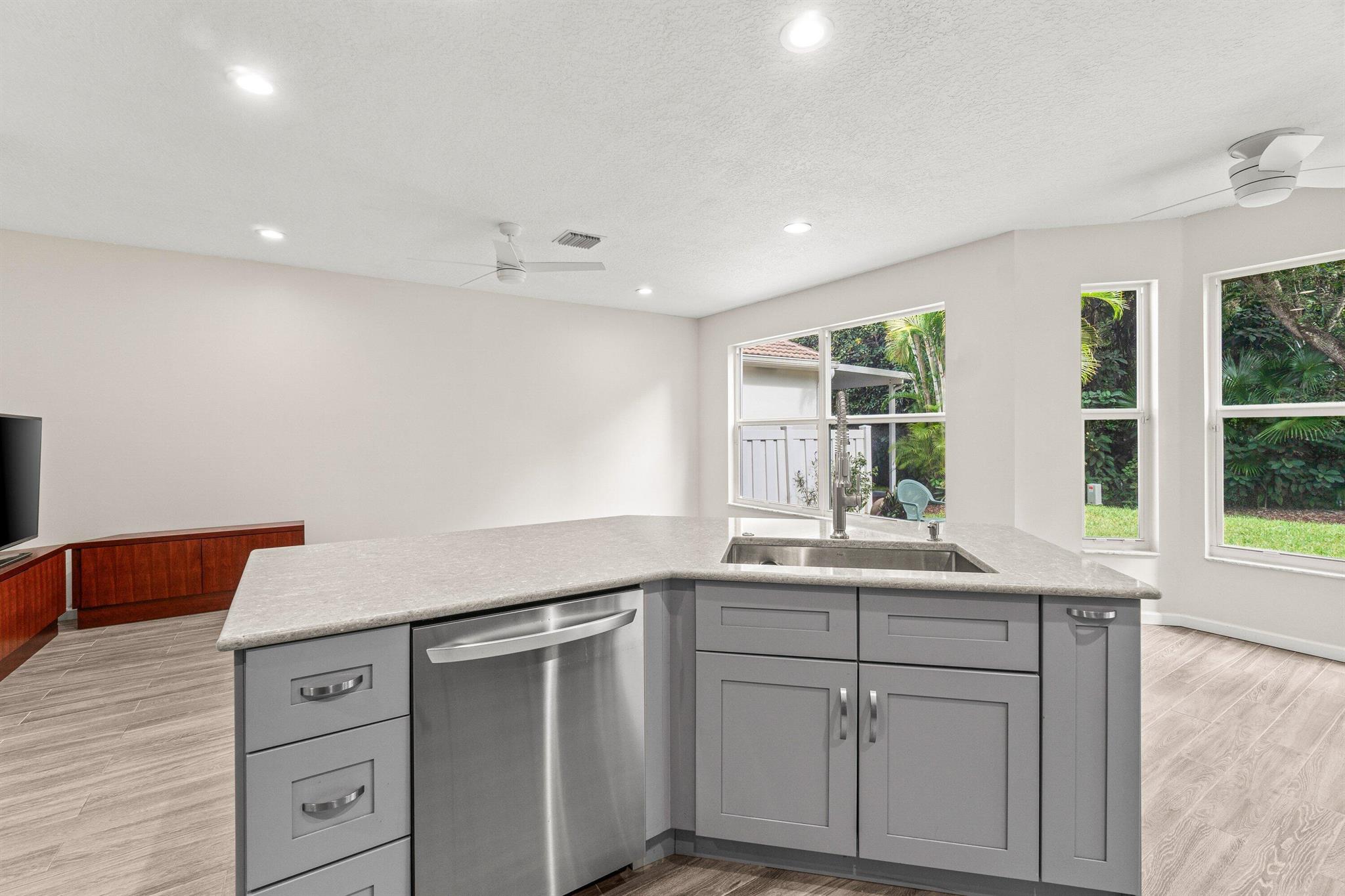 MIZNER POINTE OF BOCA VIA - Residential