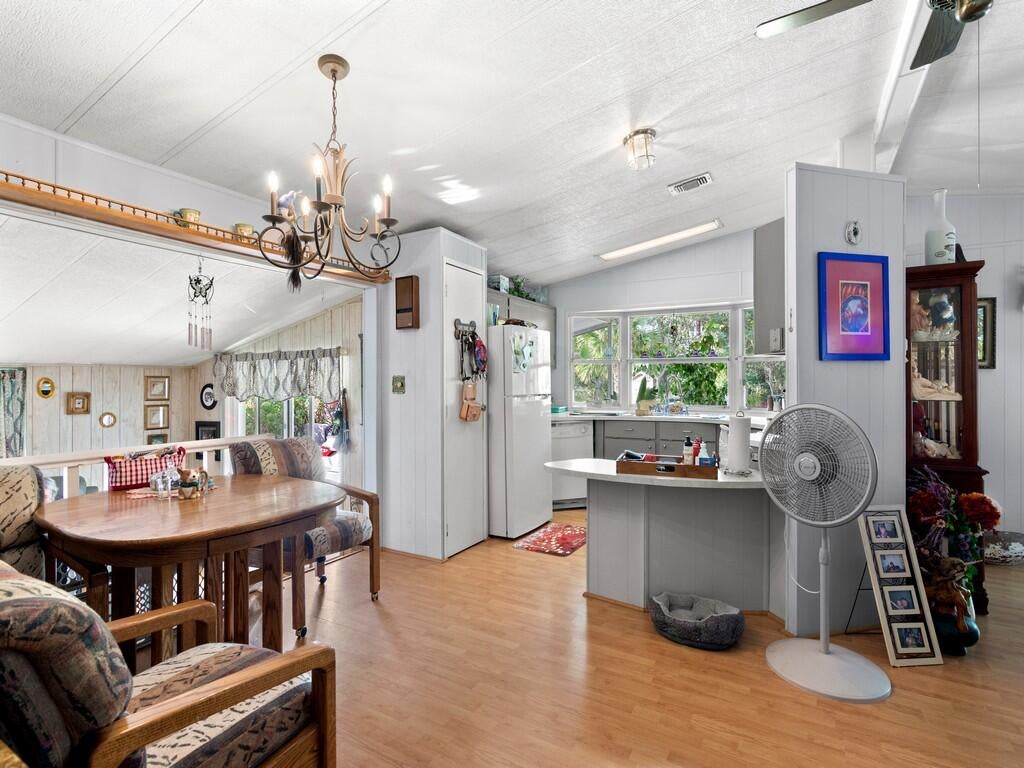 Photo of 911 Courier Street, Vero Beach, FL 32960 (MLS # R10940582)