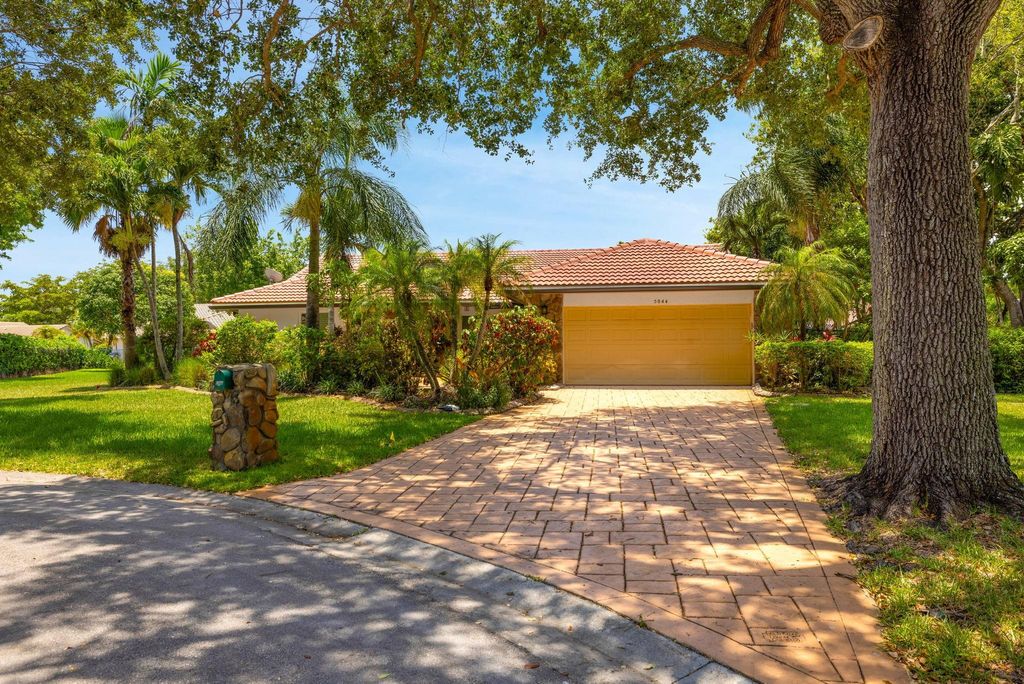 Photo of 5044 NW 90th Terrace, Coral Springs, FL 33067 (MLS # F10506846)