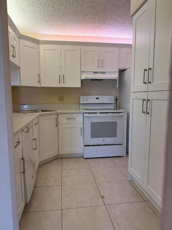 PINE RIDGE NORTH VILLAGE III CONDO - Residential