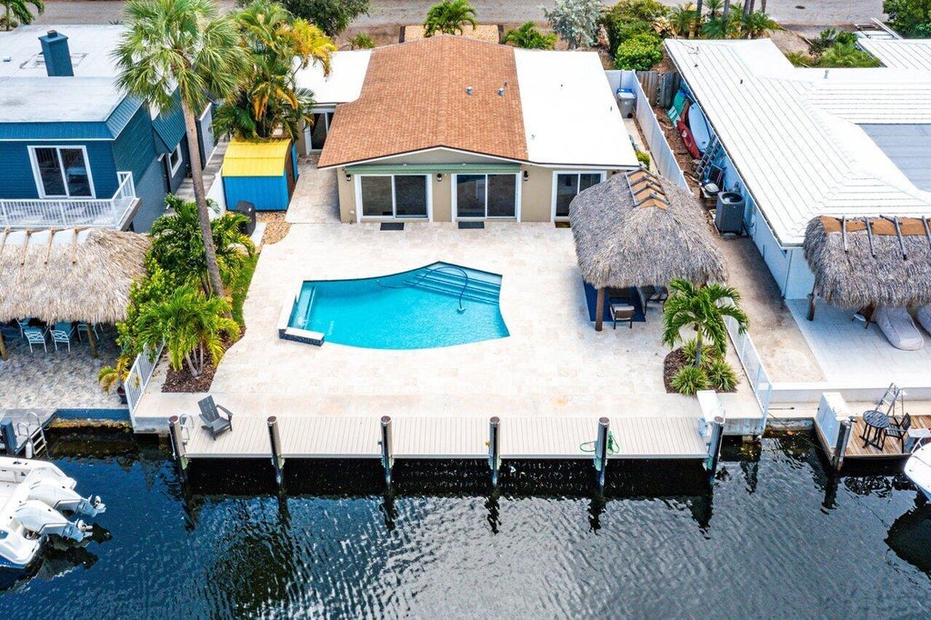 Photo of 2563 SE 15 Street, Pompano Beach, FL 33062 (MLS # R11127821)