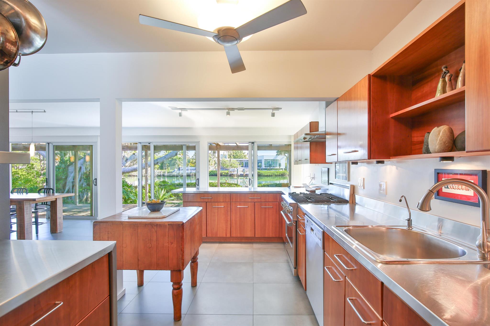 COCOANUT BAYOU - Residential