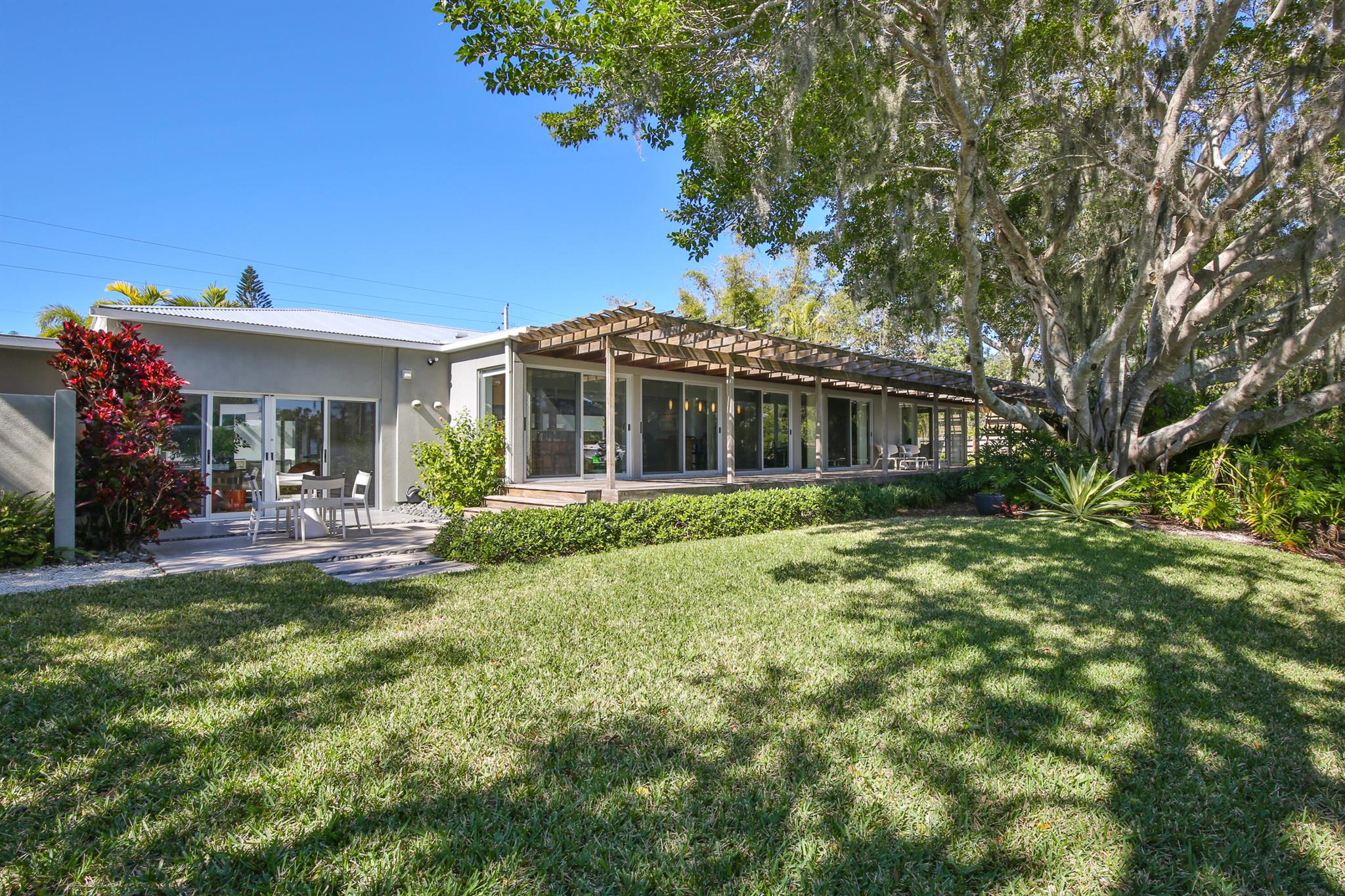 COCOANUT BAYOU - Residential