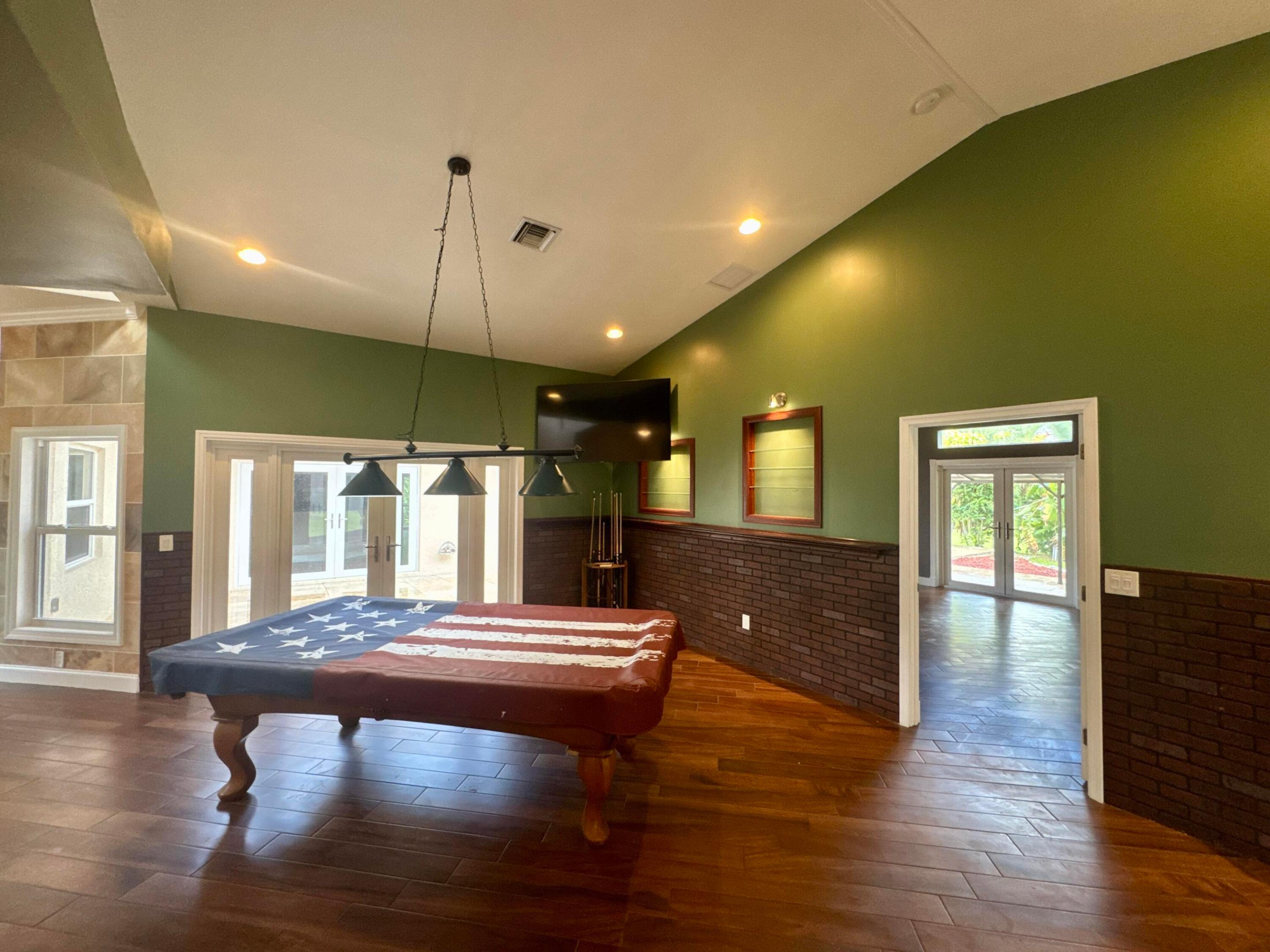 LOXAHATCHEE GROVES - Residential