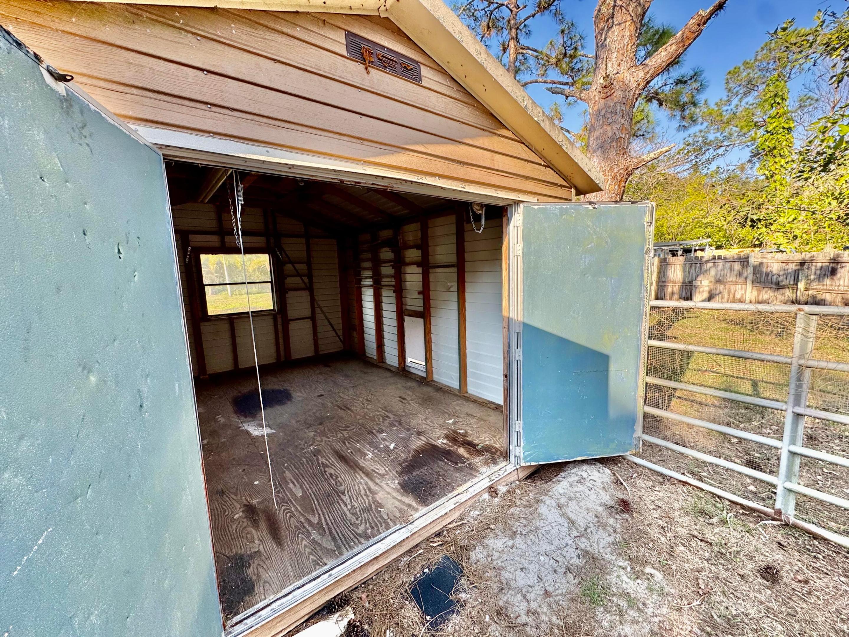 LOXAHATCHEE GROVES - Residential