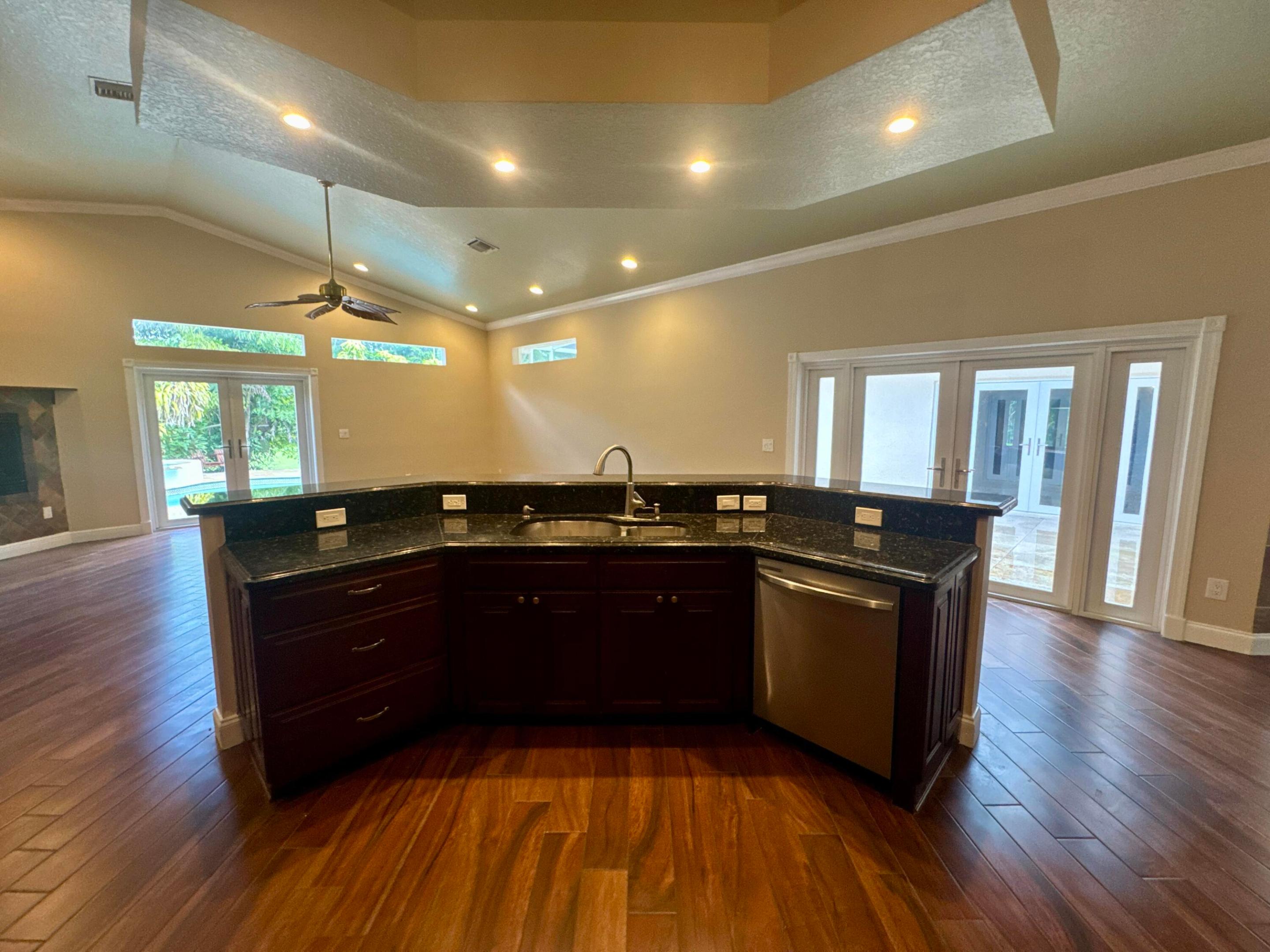 LOXAHATCHEE GROVES - Residential