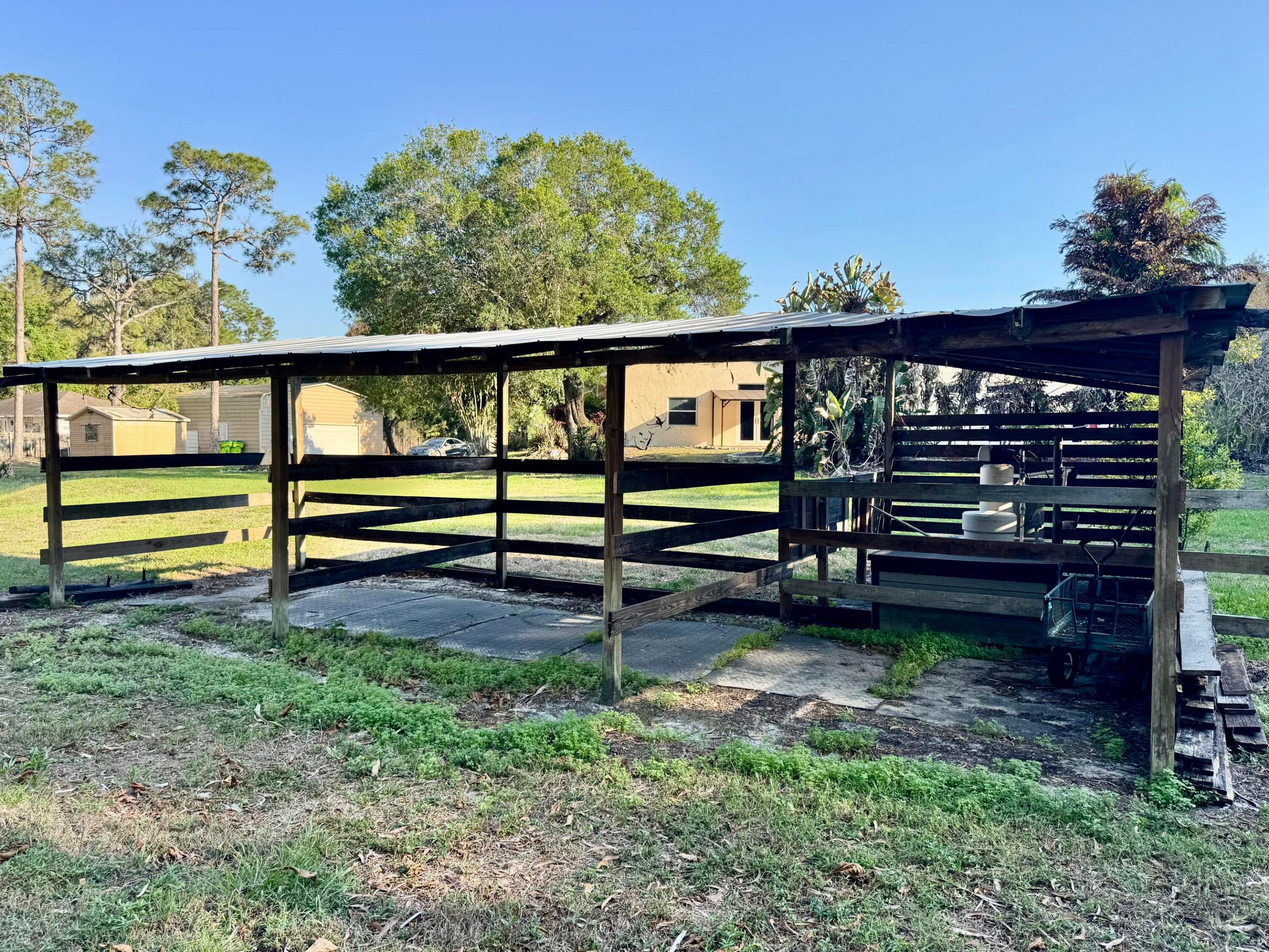 LOXAHATCHEE GROVES - Residential