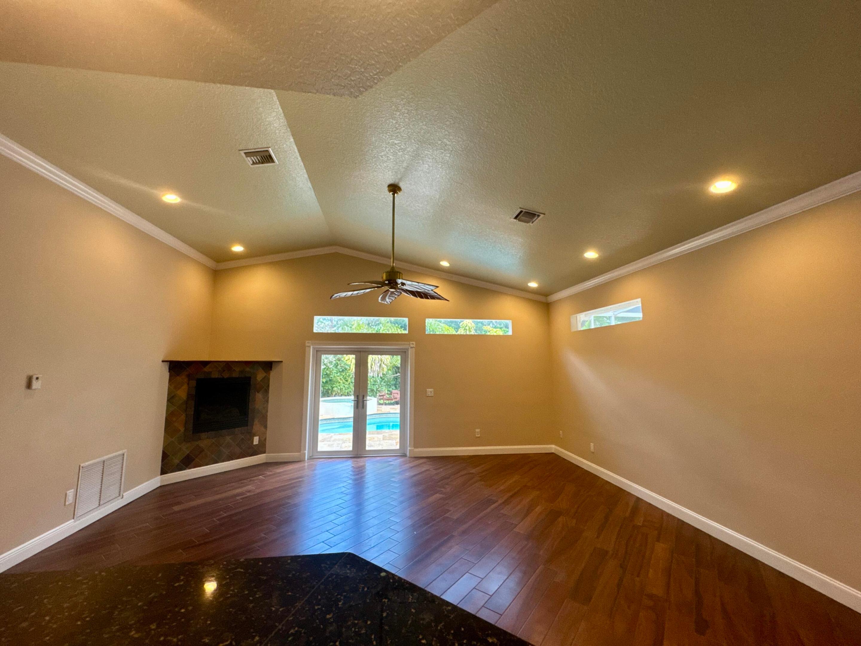 LOXAHATCHEE GROVES - Residential