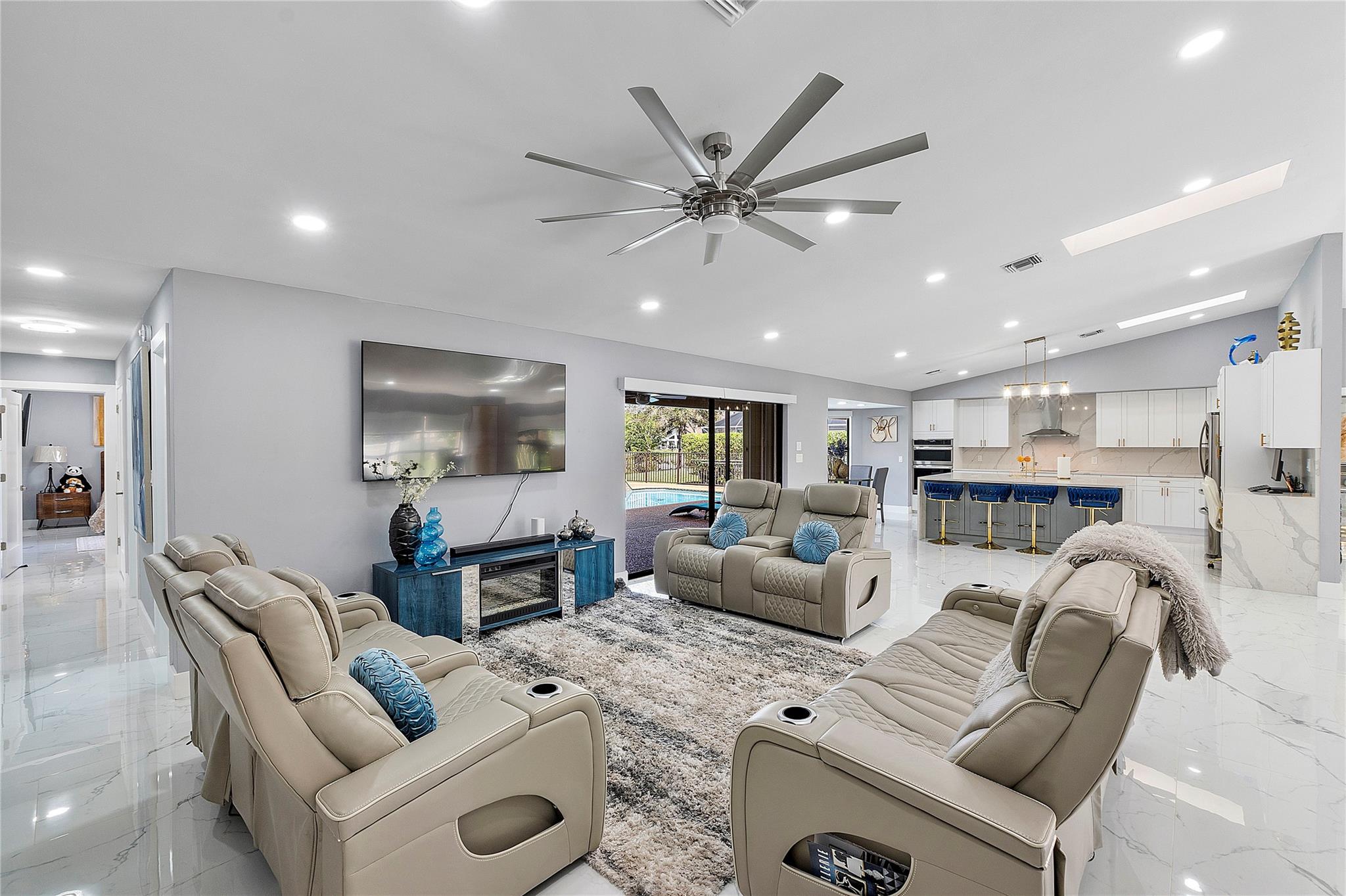 Pine Ridge 112-37 B - Residential