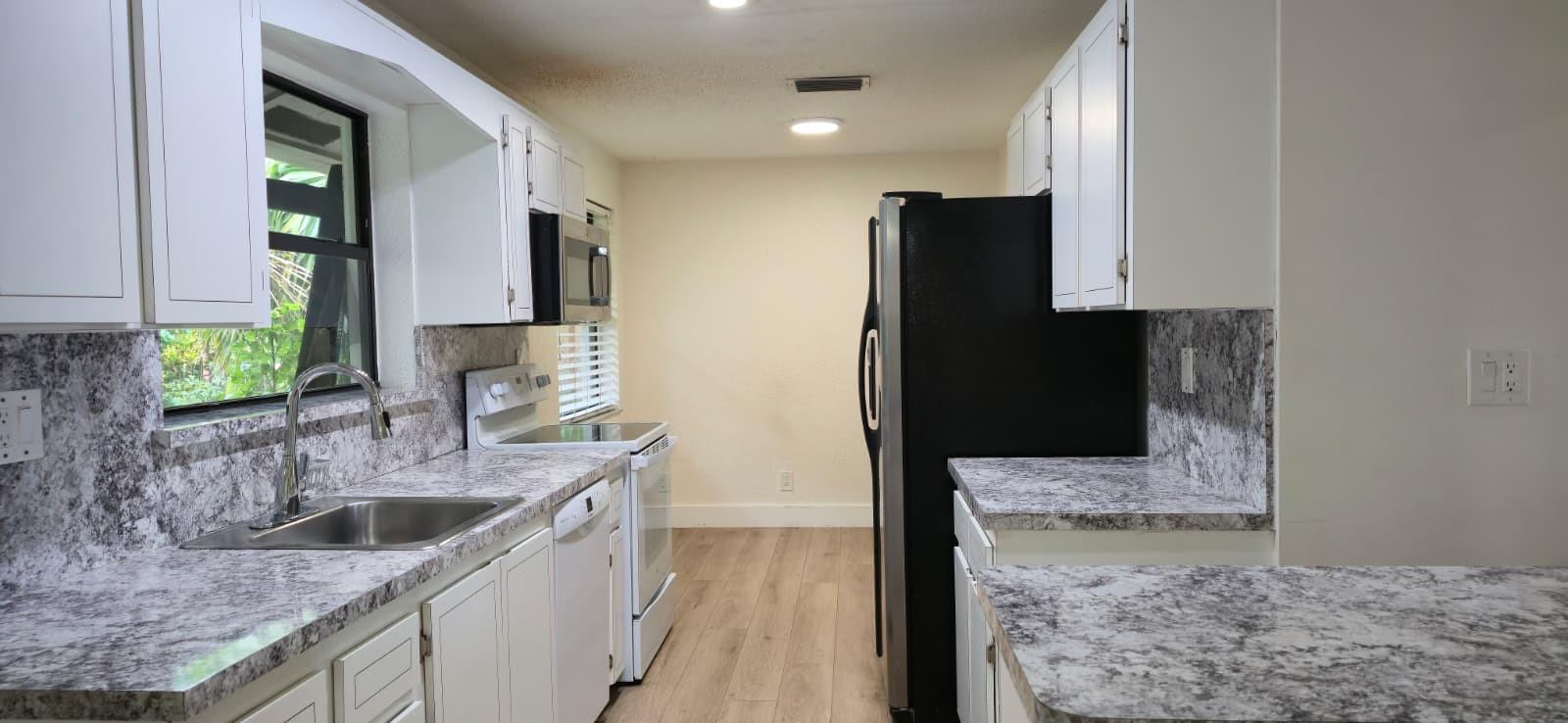 GUARDIAN ESTATES 81-41 B - Residential