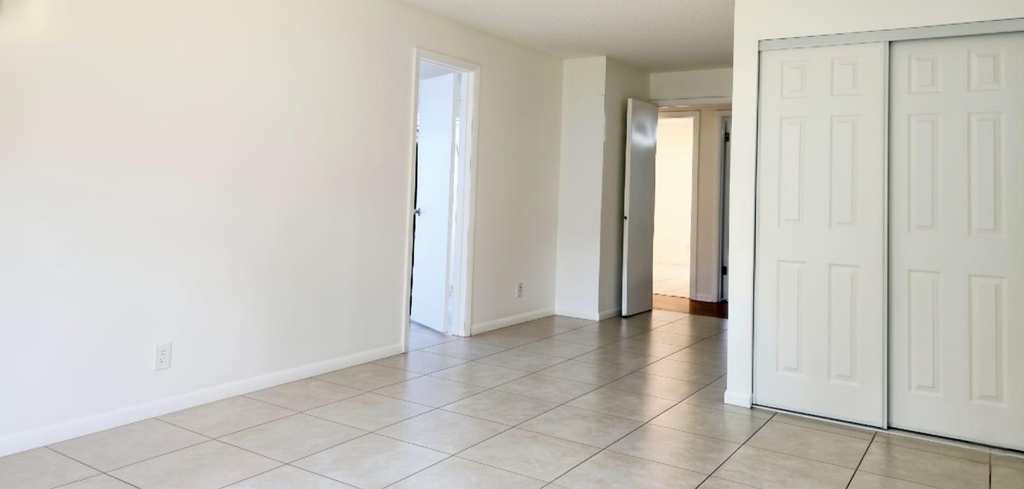 GUARDIAN ESTATES 81-41 B - Residential