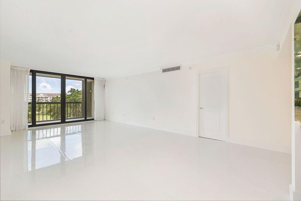 Photo of 2450 Presidential Way #505, West Palm Beach, FL 33401 (MLS # R11145698)