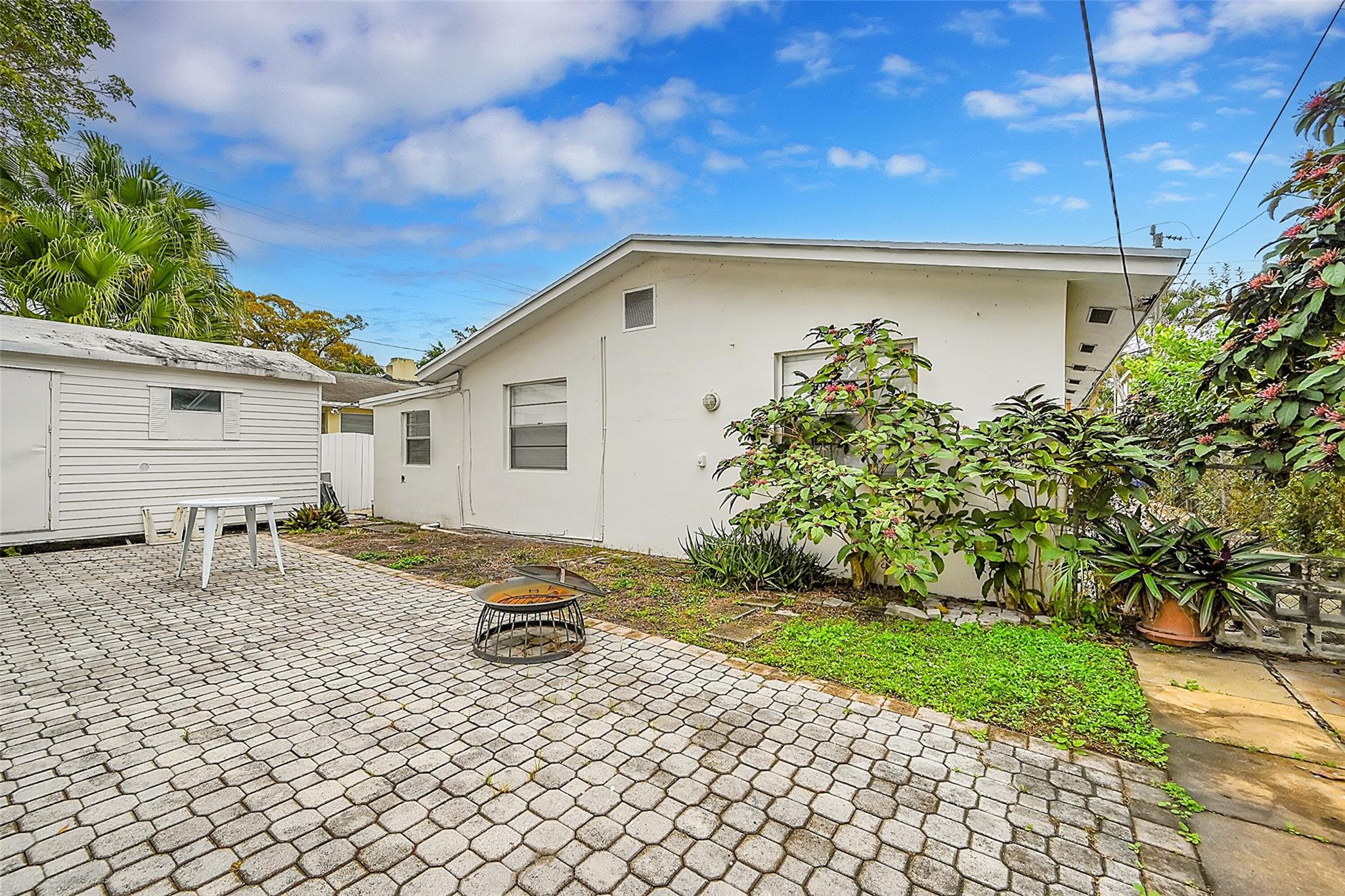 MRS ELVA A TRUAX - Residential Lease