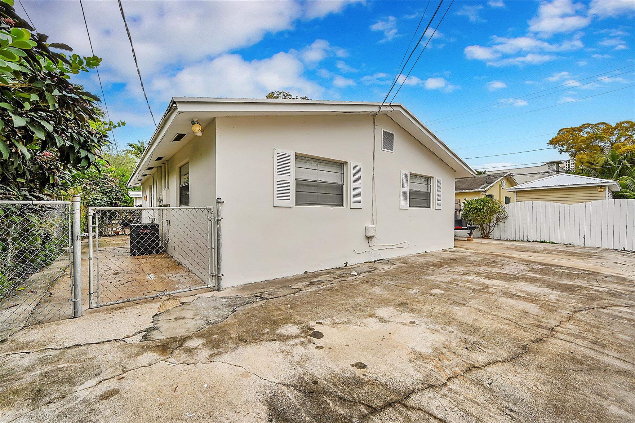 MRS ELVA A TRUAX - Residential Lease