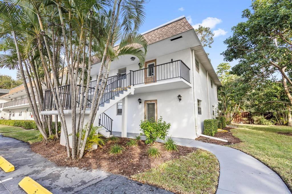 Kingswood Condo - Residential