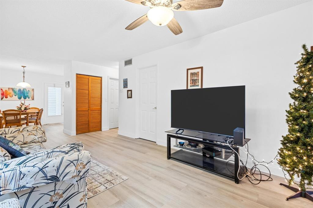 Kingswood Condo - Residential