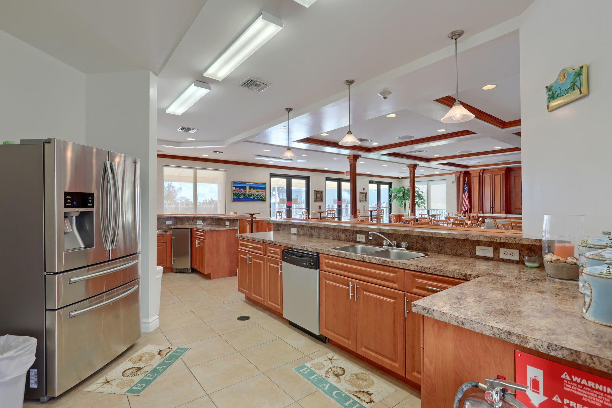 PHOENIX TOWERS CONDO - Residential