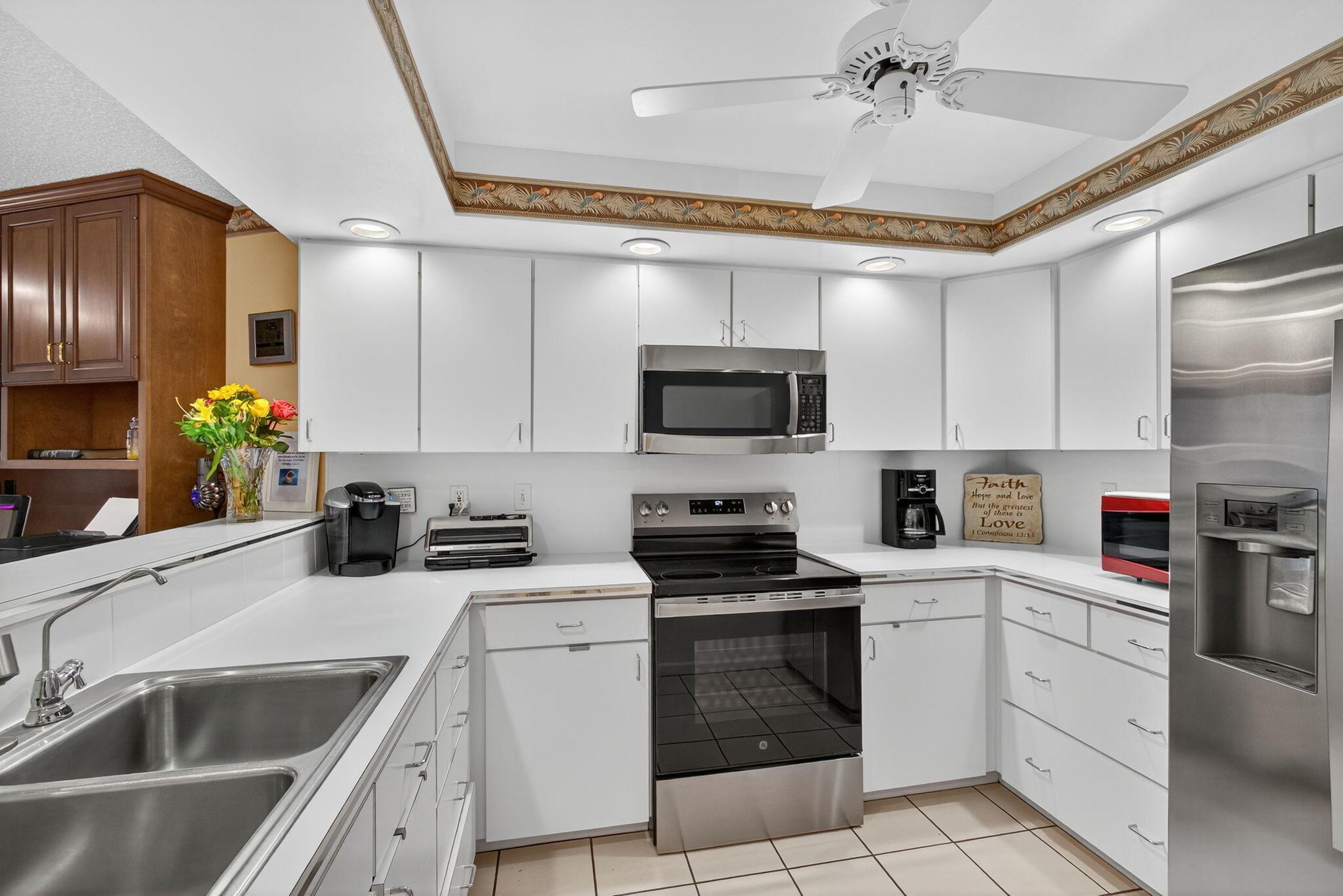 PHOENIX TOWERS CONDO - Residential