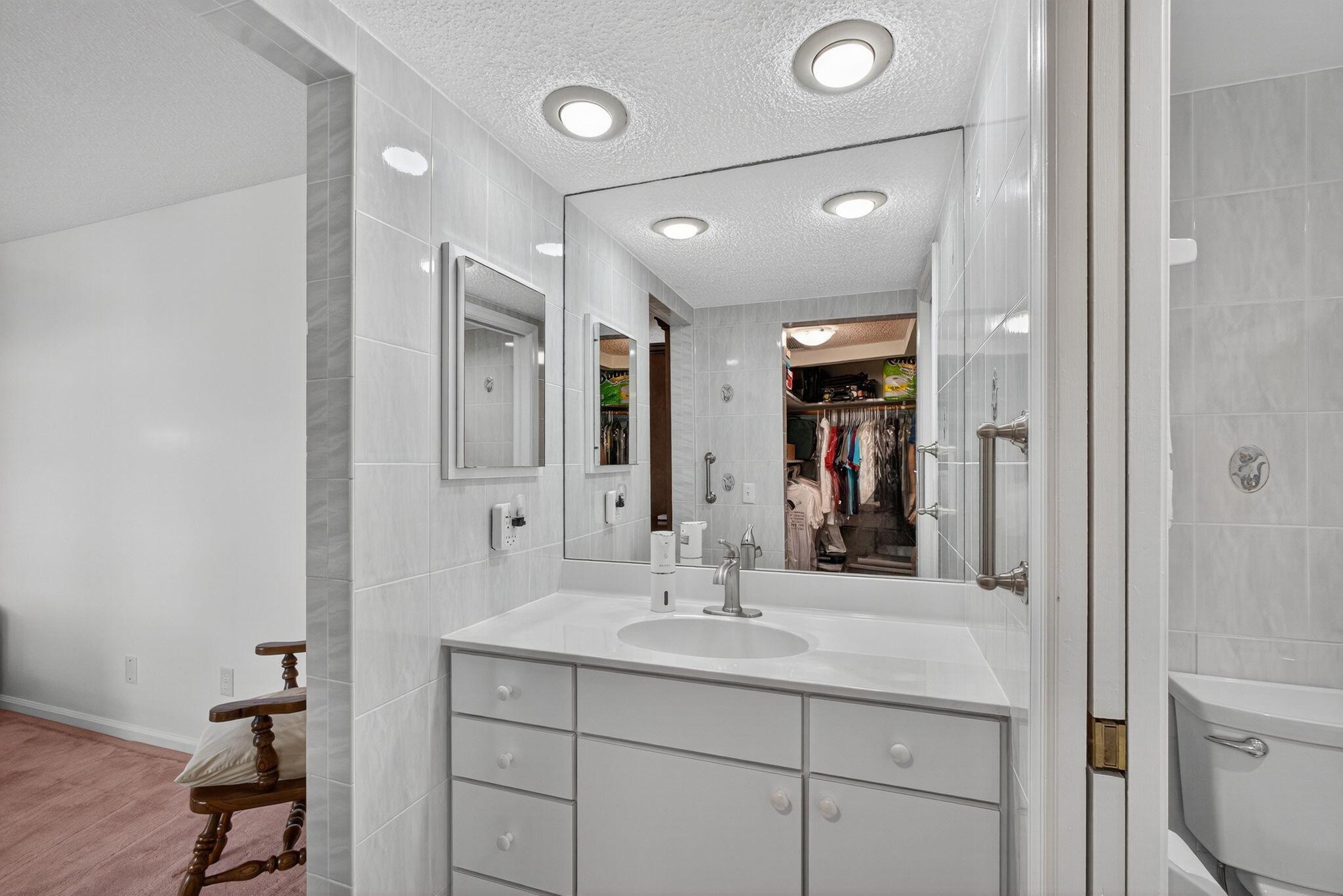 PHOENIX TOWERS CONDO - Residential