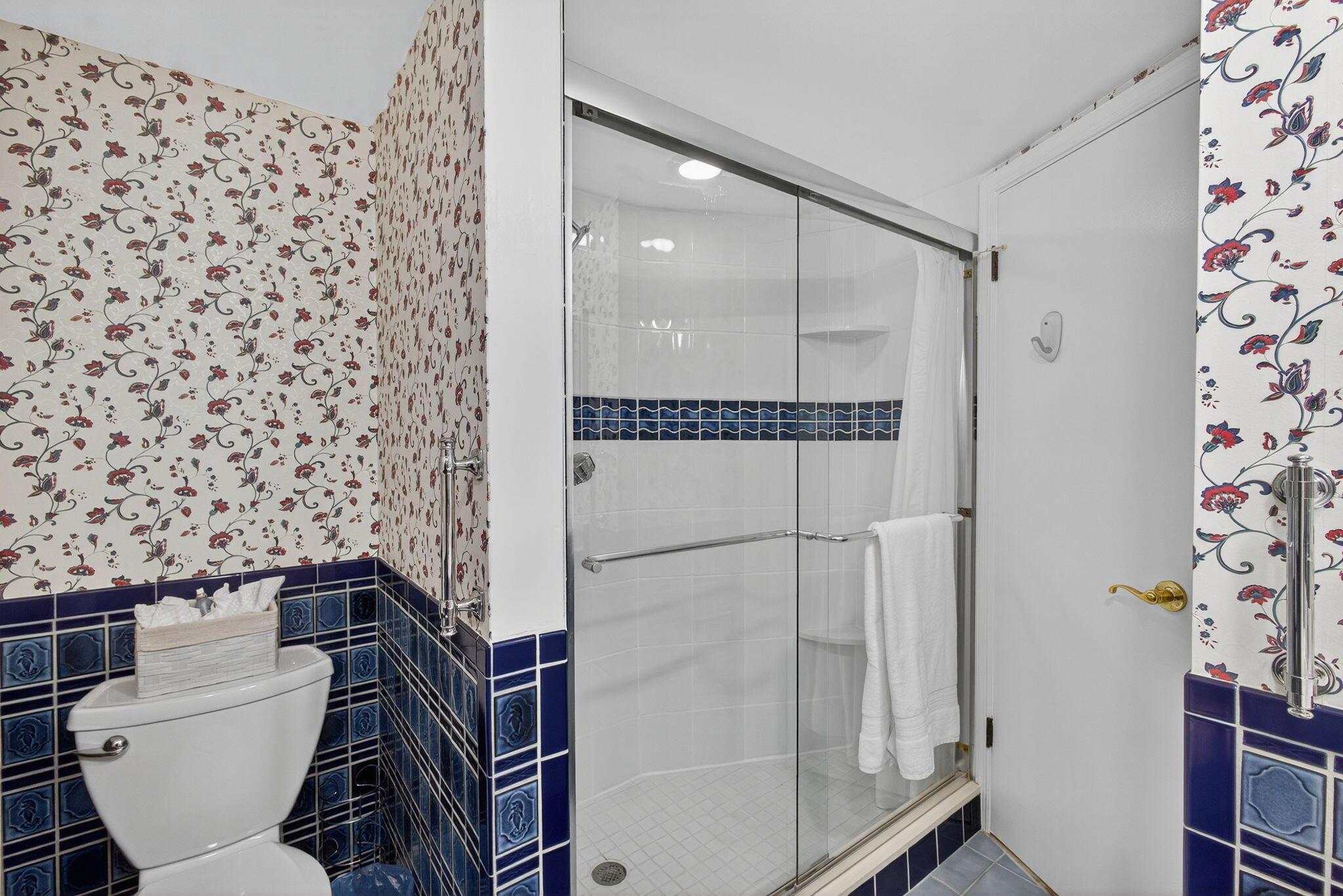 PHOENIX TOWERS CONDO - Residential