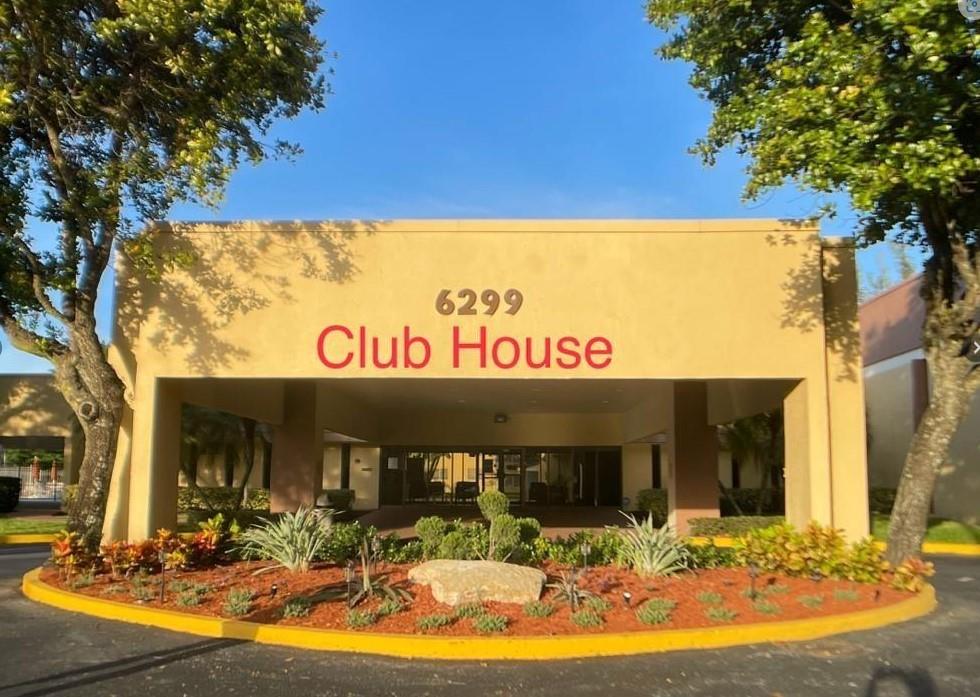 Unfurnished, 1 Bedroom – 1 Bathroom condo for rent in a desirable 55+ adult community! This inviting unit is in excellent condition and features a serene lake view that brings a sense of peace and plenty of natural light throughout. Tile flooring flows seamlessly across the space—no carpet! Residents enjoy access to a clubhouse, fitness center, outdoor pool with covered deck, and tennis court. Conveniently located near shops, dining, major highways, and more...