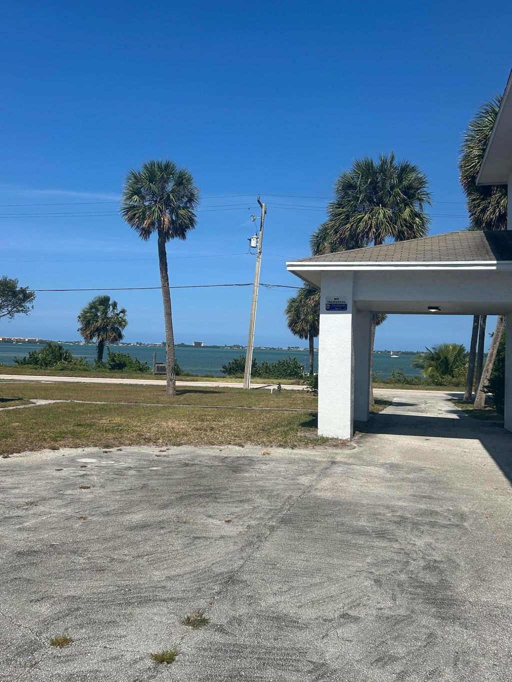 Photo of 519 S Indian River Drive #2b, Fort Pierce, FL 34950 (MLS # R11088684)