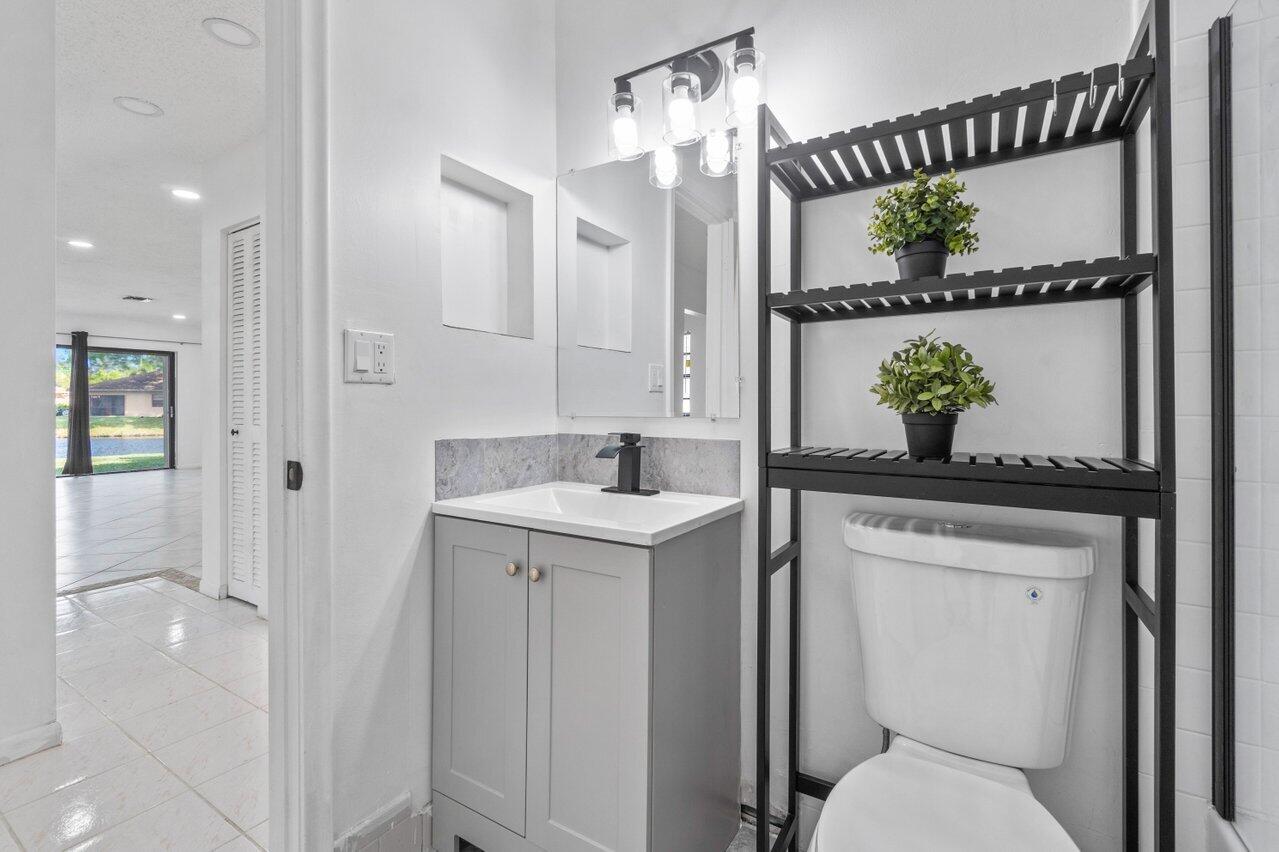 PALM HILL VILLAS UNIT TWO - Residential Lease