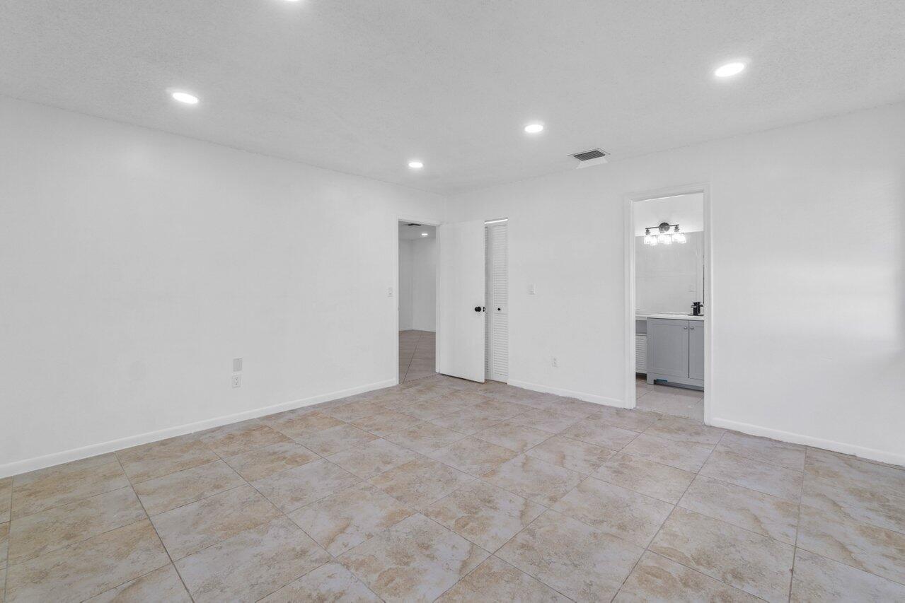 PALM HILL VILLAS UNIT TWO - Residential Lease