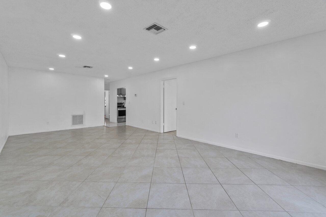 PALM HILL VILLAS UNIT TWO - Residential Lease