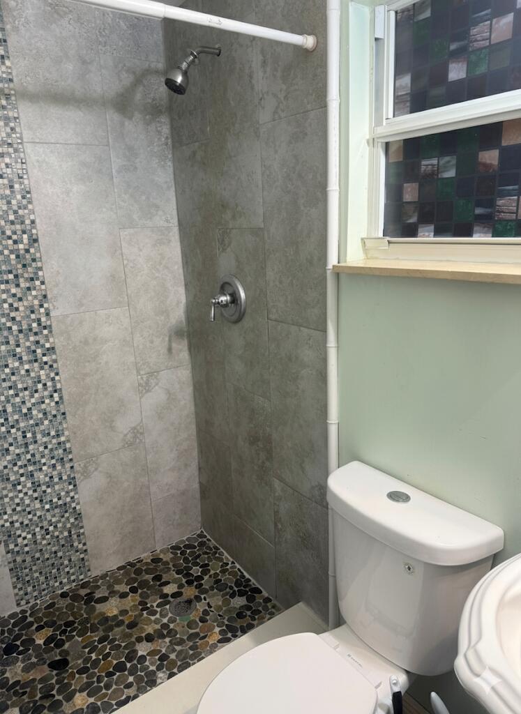 ENGLEWOOD MANOR - Residential Income