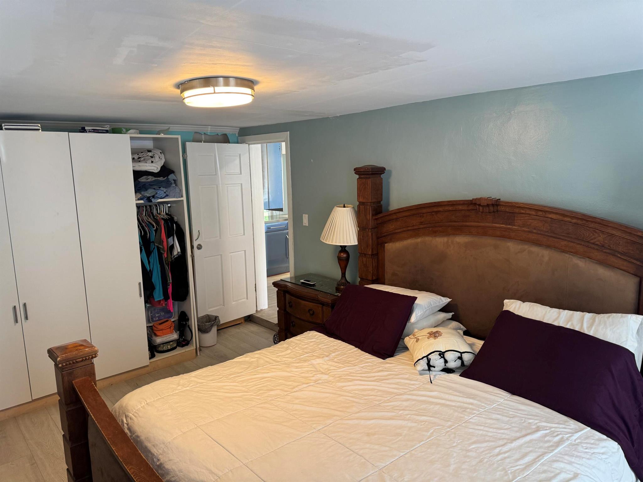 ENGLEWOOD MANOR - Residential Income