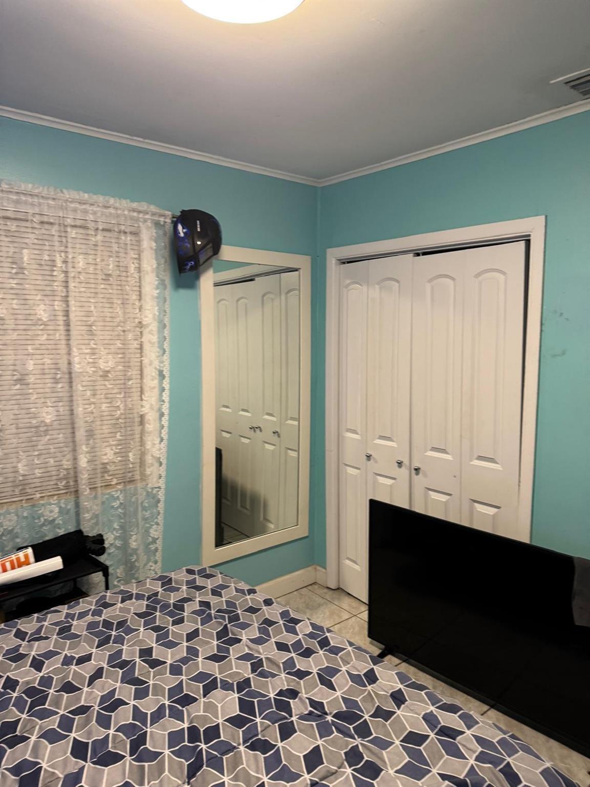 ENGLEWOOD MANOR - Residential Income