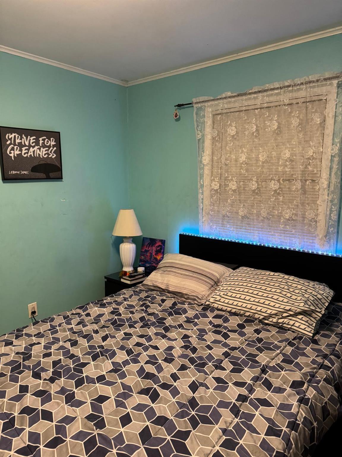 ENGLEWOOD MANOR - Residential Income